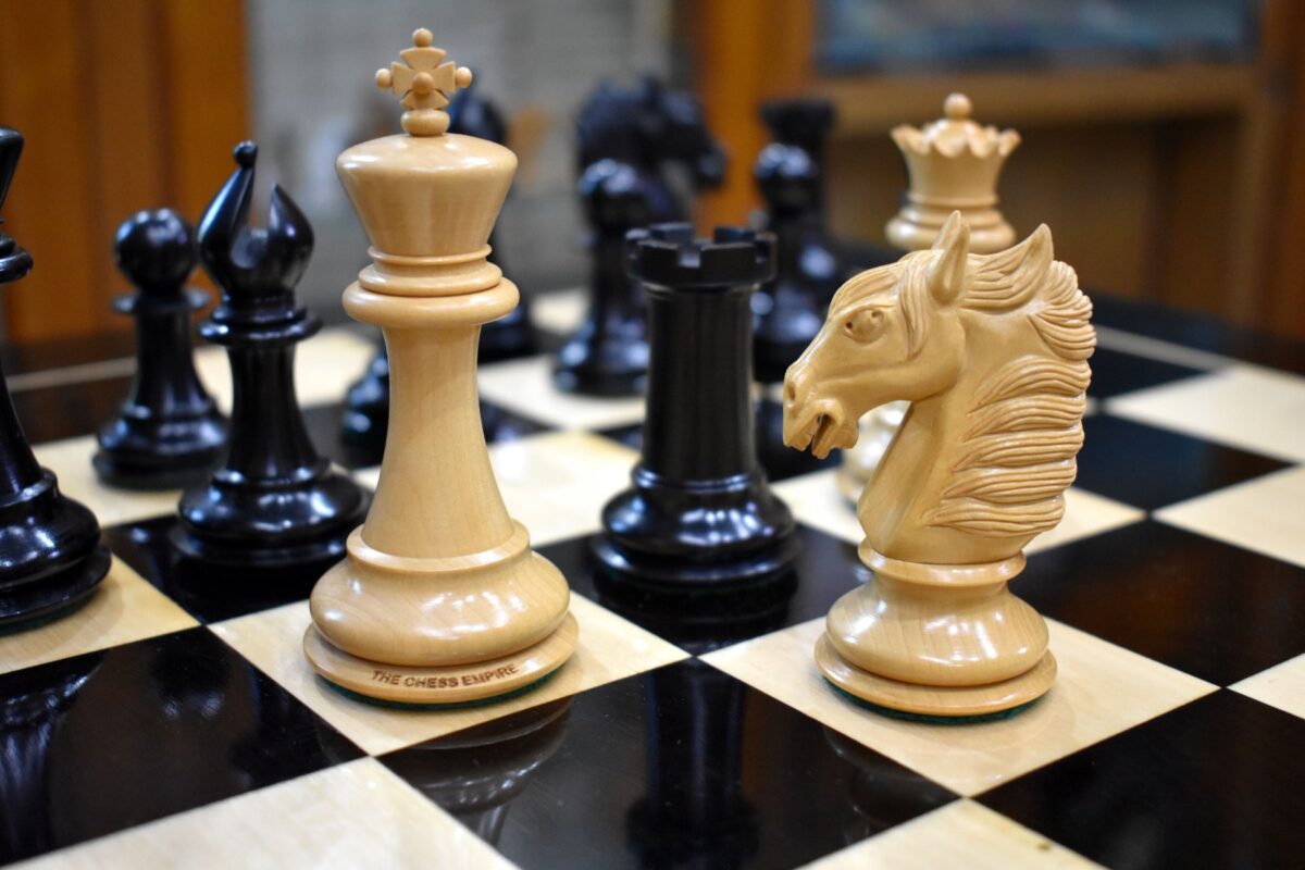 Ambassador Series Chess Pieces Boxwood & Ebony 3.75" King-3051