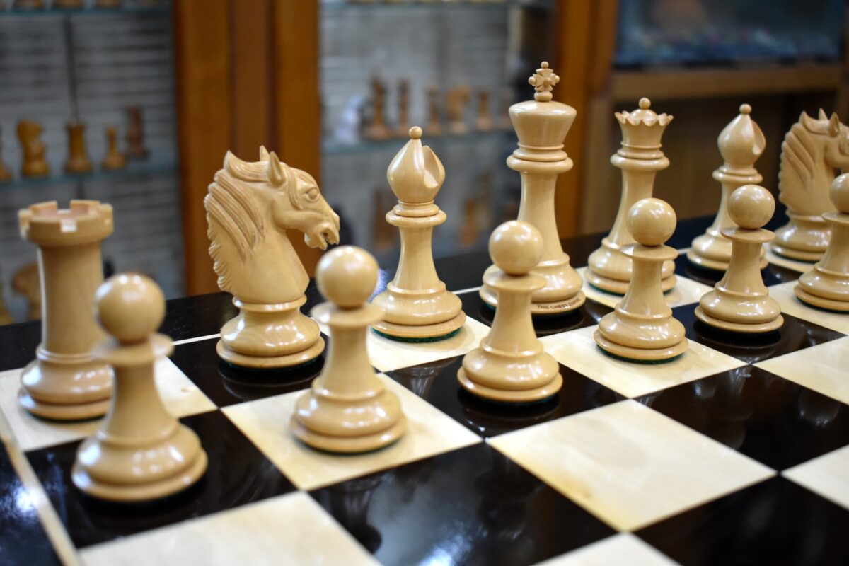 Ambassador Series Chess Pieces Boxwood & Ebony 3.75" King-3053