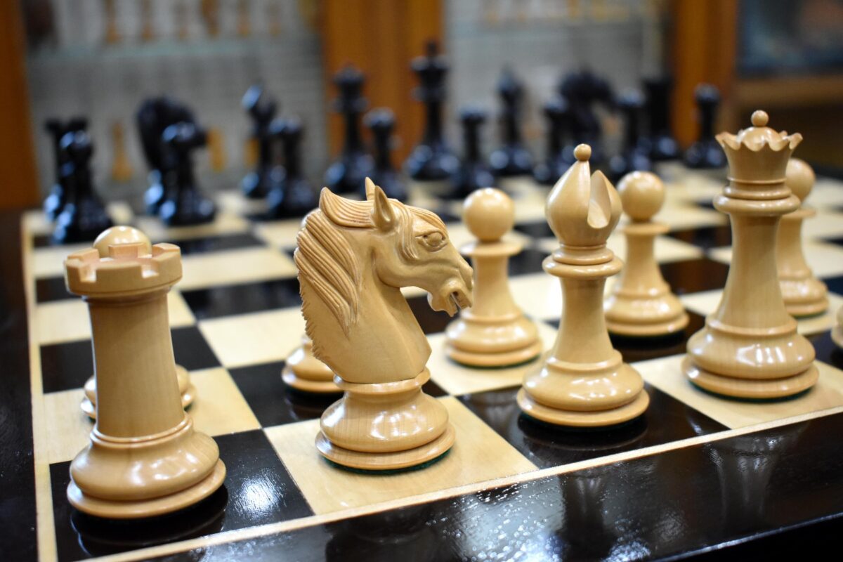 Ambassador Series Chess Pieces Boxwood & Ebony 3.75" King-3050