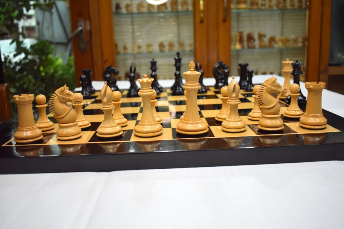 American Staunton Chess Pieces Boxwood & Ebony 4" King-2856