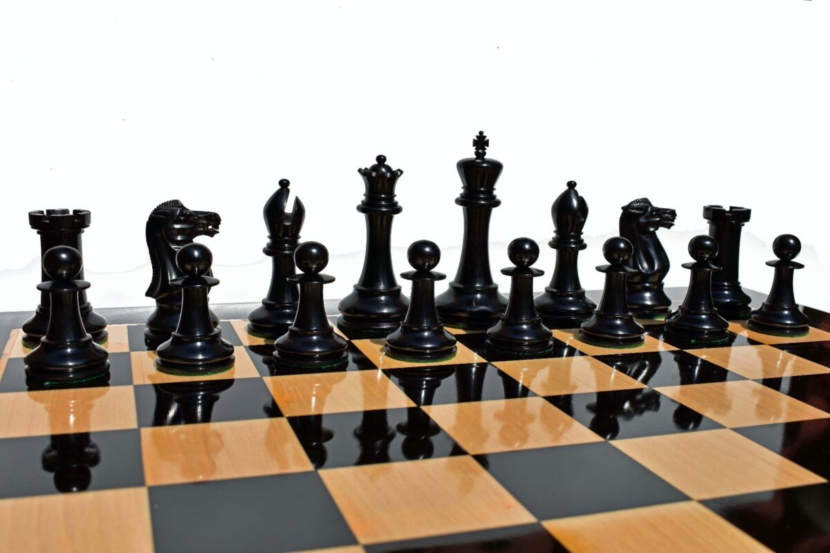 Hampshire Series Chess Pieces Boxwood & Ebony 4.4" King-2809