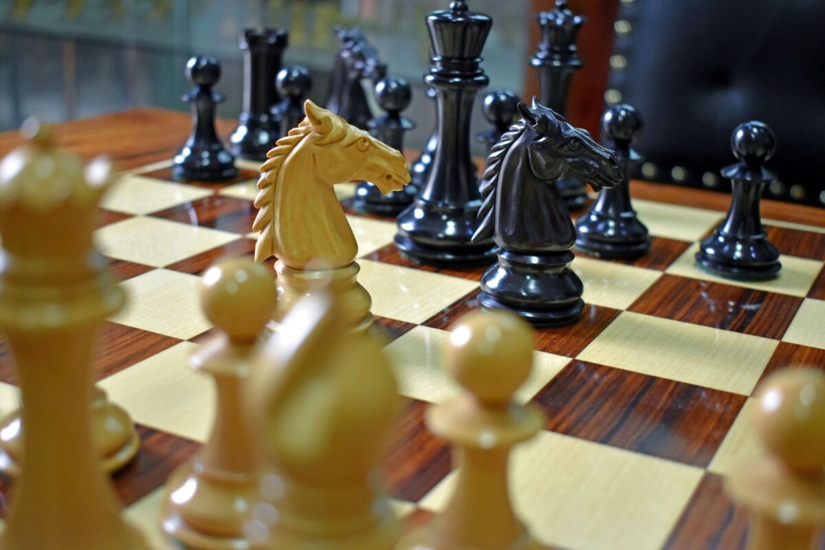 St John Series Chess Pieces Matte Finish Boxwood & Ebony 4.4" King-2694