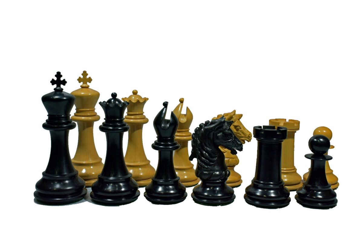 Sebastian Series Chess Pieces Matte Finish Boxwood & Ebony 4.4" King-2684