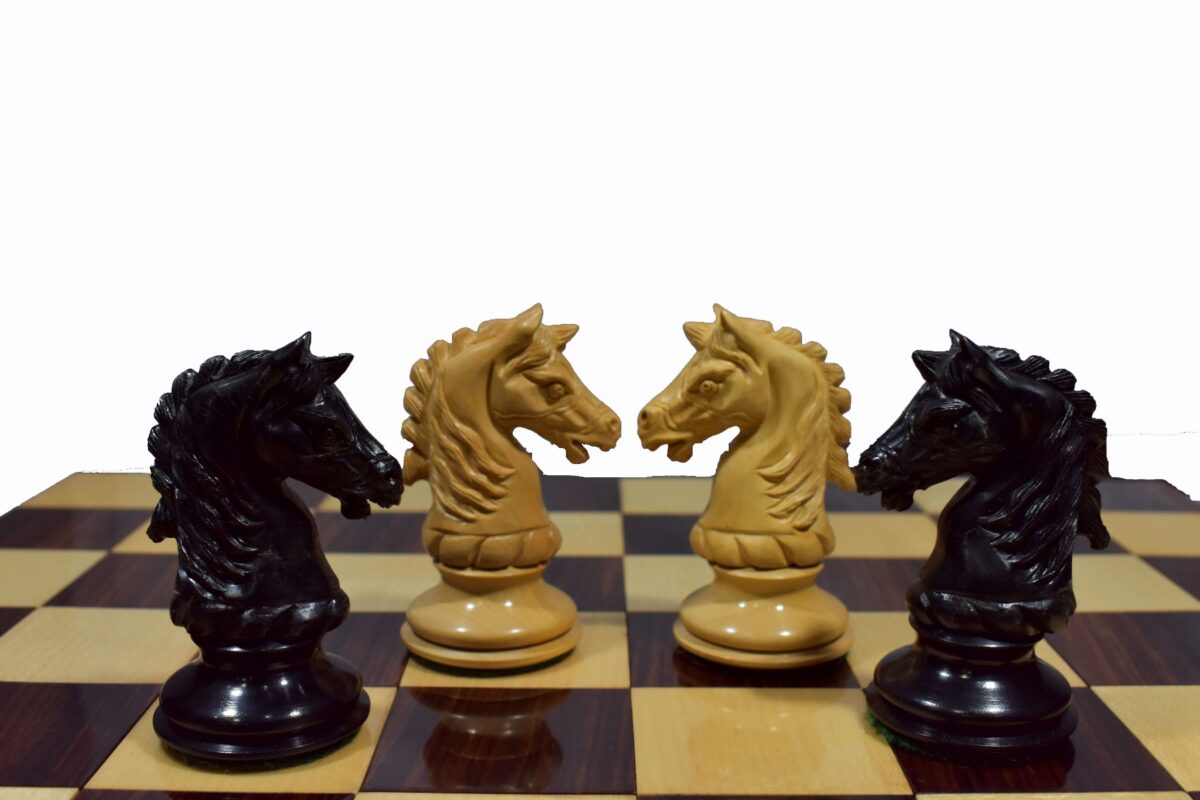 Sebastian Series Chess Pieces Matte Finish Boxwood & Ebony 4.4" King-2690