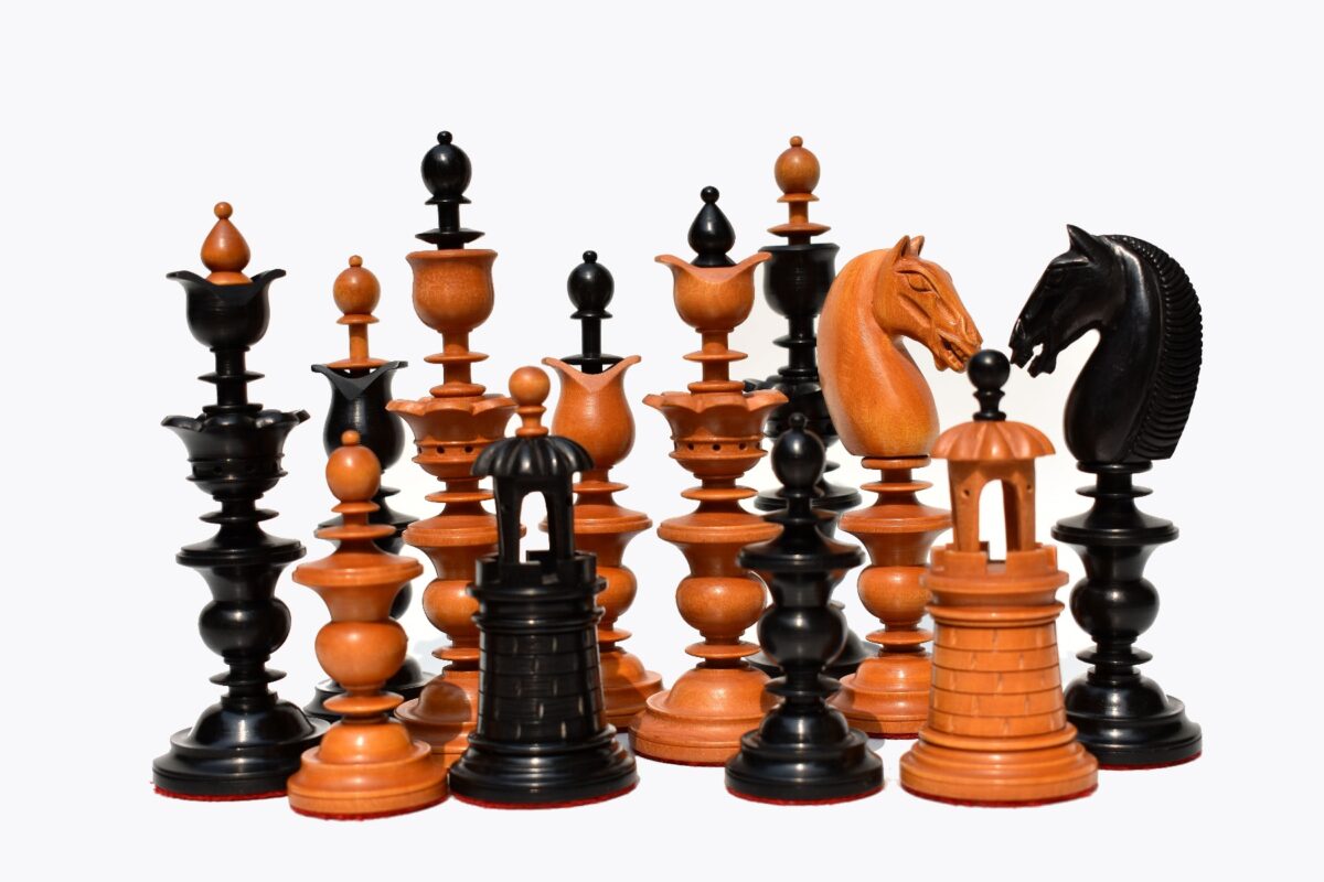 The Selenus Series 18th Century Chess Pieces Antiqued Boxwood & Ebony 4.4" King-0