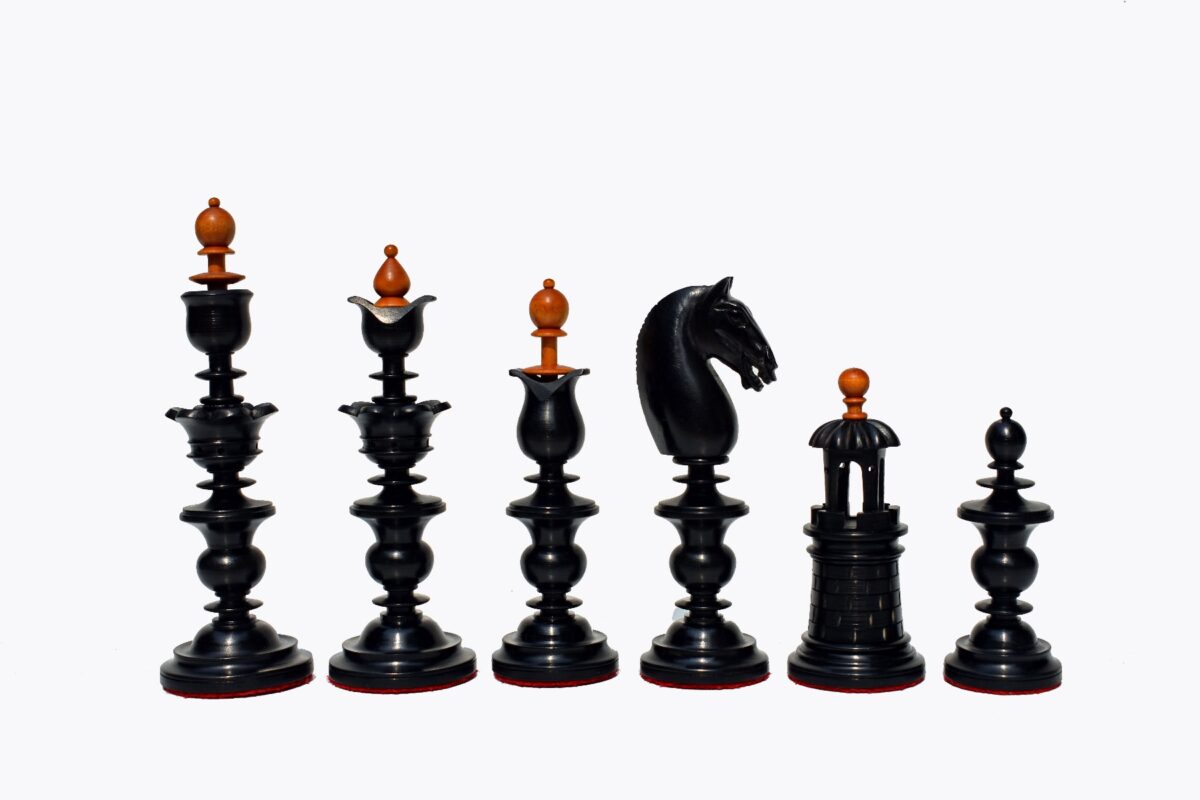 The Selenus Series 18th Century Chess Pieces Antiqued Boxwood & Ebony 4.4" King-2079