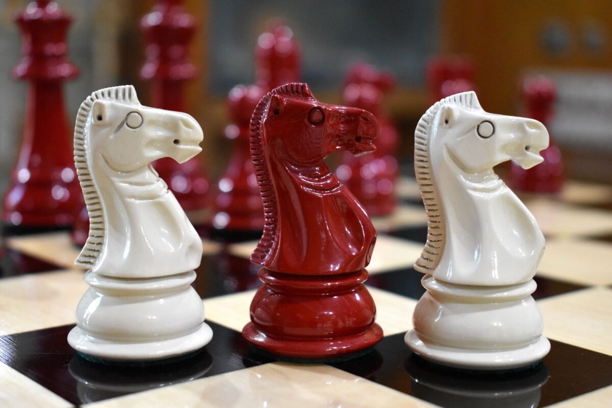 Windsor Castle Series Chess Pieces Ivory White & Red Lacquered 4" King-2306