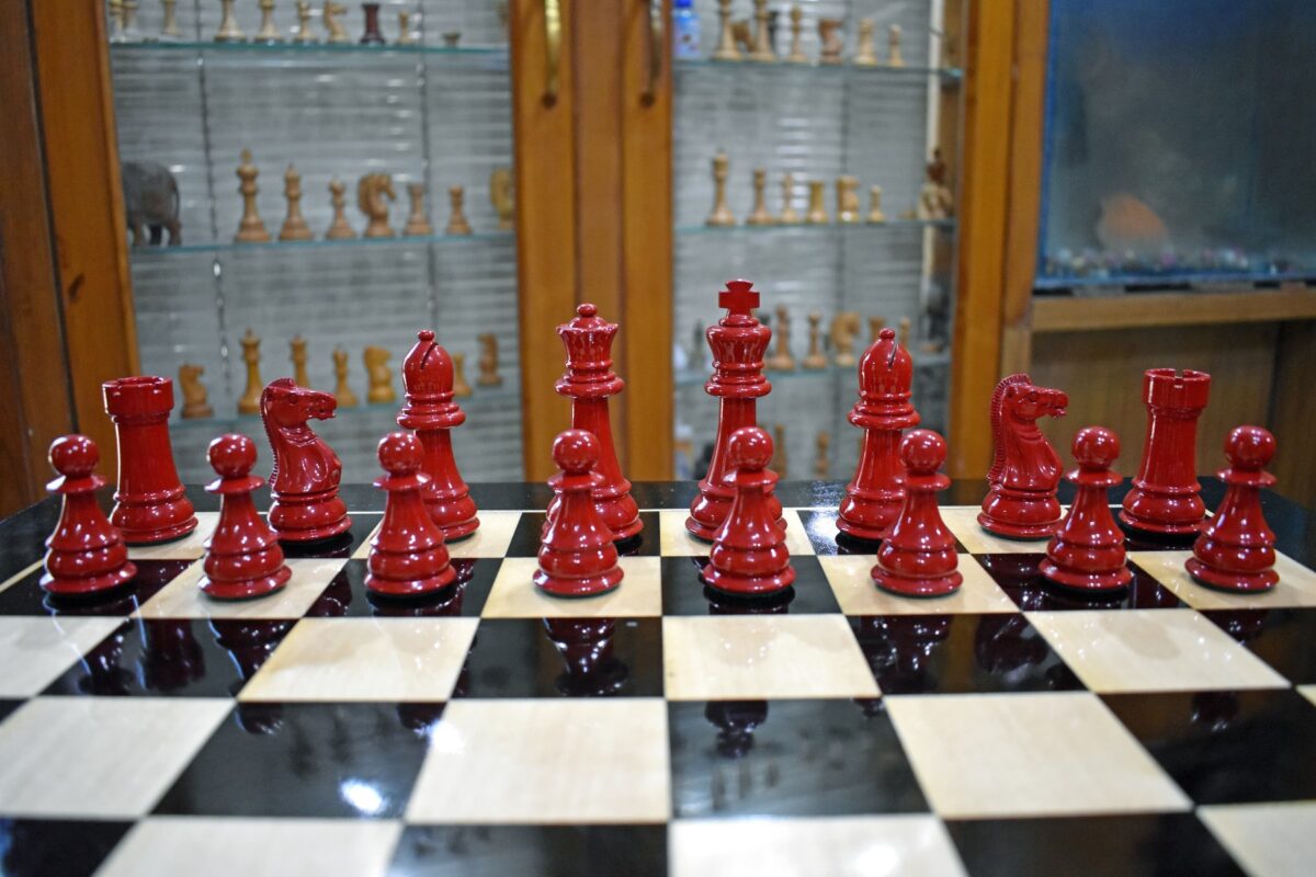 Windsor Castle Series Chess Pieces Ivory White & Red Lacquered 4" King-2307