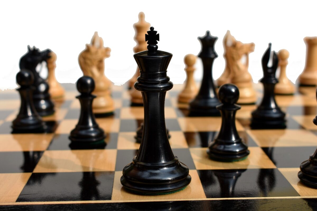 Antarctica Series Chess Set Boxwood & Ebony 4" King with 2.25" Square Tournament Series Chess Board-3889