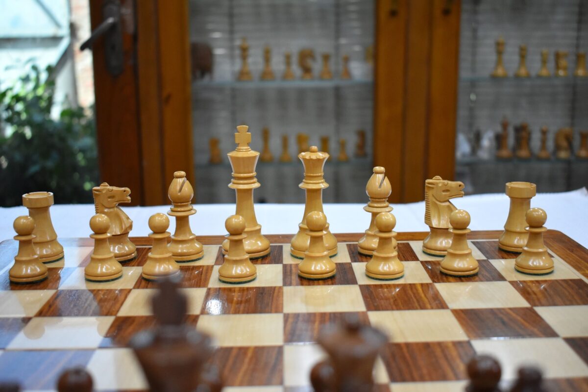 Club Series Chess Set Boxwood & Sheesham 3.75" King with 1.88" Square Folding Chess Board-3991