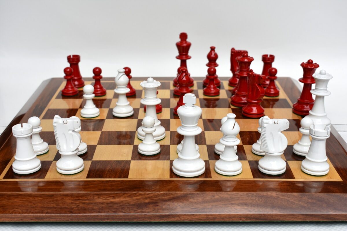 Lardy Staunton Chess Set Ivory White & Red Lacquered 3.5" King with 1.75" Square beveled Chess Board-4004