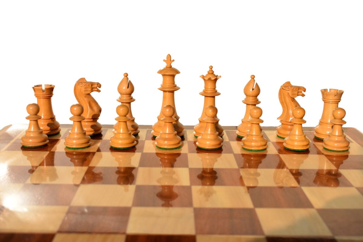 The Royal Staunton Chess Set Boxwood & Acacia 4" King with 2" Square Beveled Series Chess Board-4102