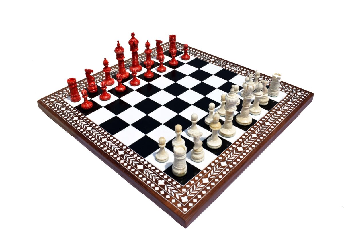 The Kings Cross Series Chess set Natural Bone & Red Stained bone 4" King with Heritage Series chess board-4832