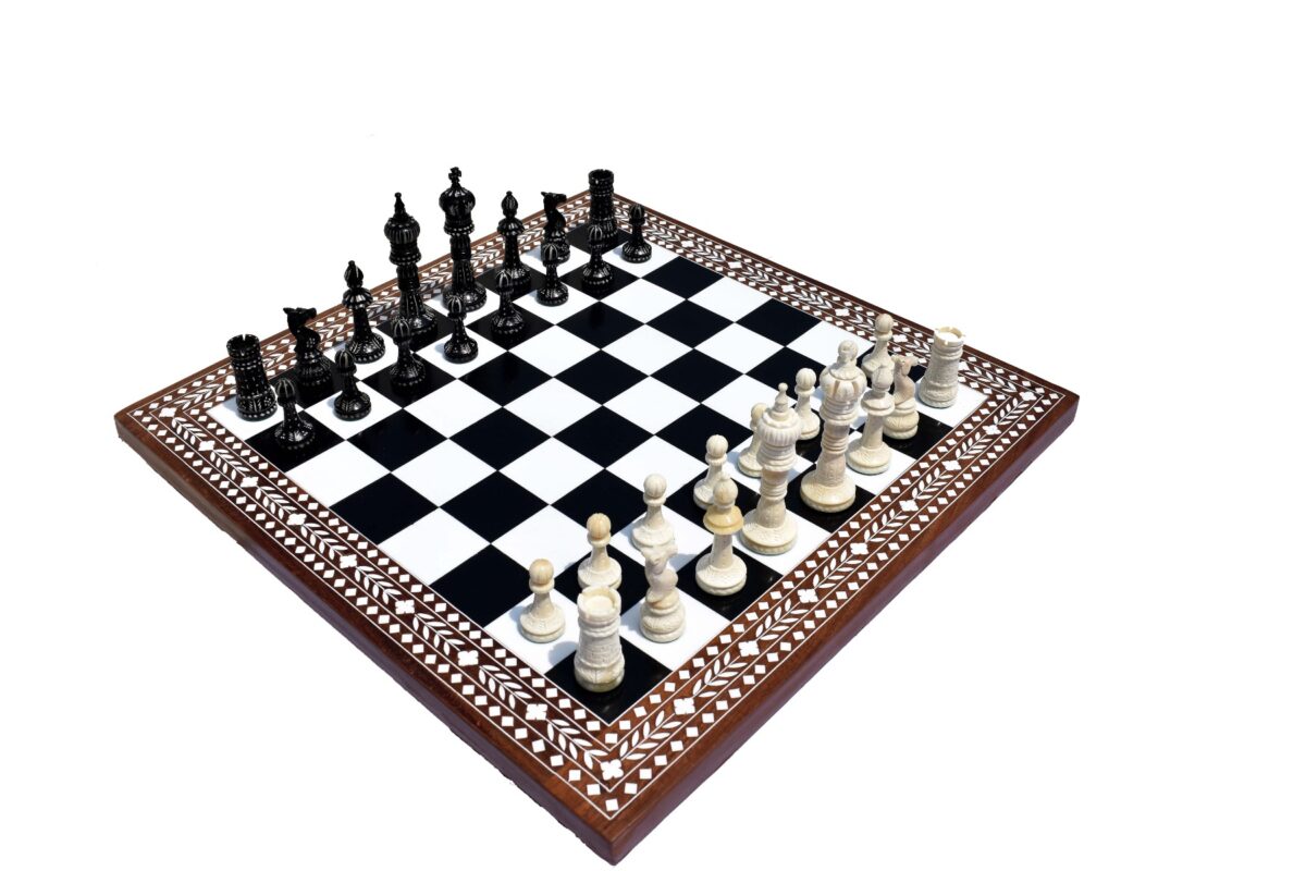 The Kings Cross Series Chess Set Natural Bone & Black Stained bone 4" King with Heritage series chess board-4838