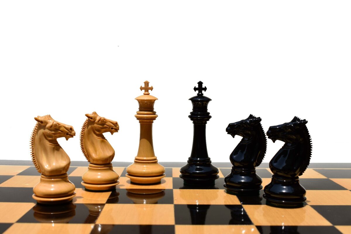 The Meghdoot Series Chess Pieces Natural Boxwood & Black Lacquered 4" King-4943