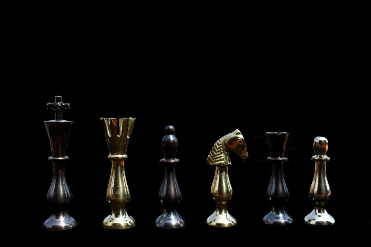 Majestic Series Chess set Natural Brass & Antiqued Brass 3.5" King with 14" Folding Chess Board-5392