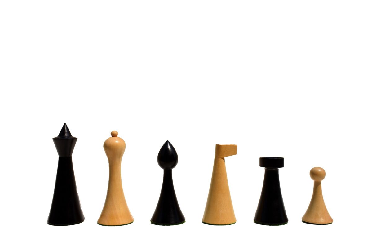 Hermann Ohme Chess Set Boxwood & Ebonized 3.75" King with 1.75" Square Chess Board-5502