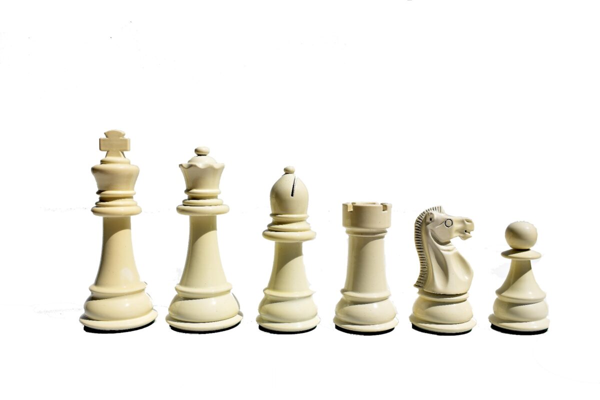 Windsor Castle Series Chess Pieces Ivory White & Black Lacquered 4" King-5316