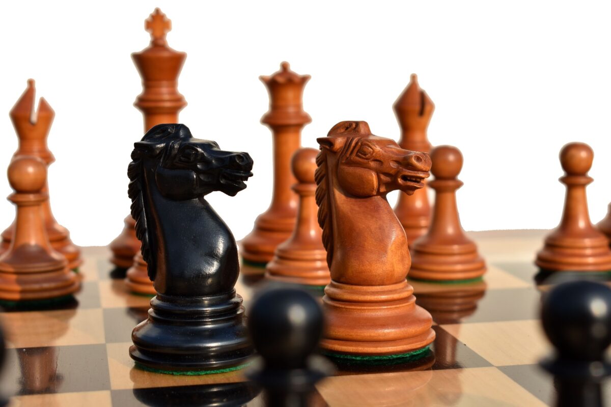 1890- Royal Staunton chess Pieces BCC reproduction Antiqued Boxwood & Ebony 4.4" King-6092