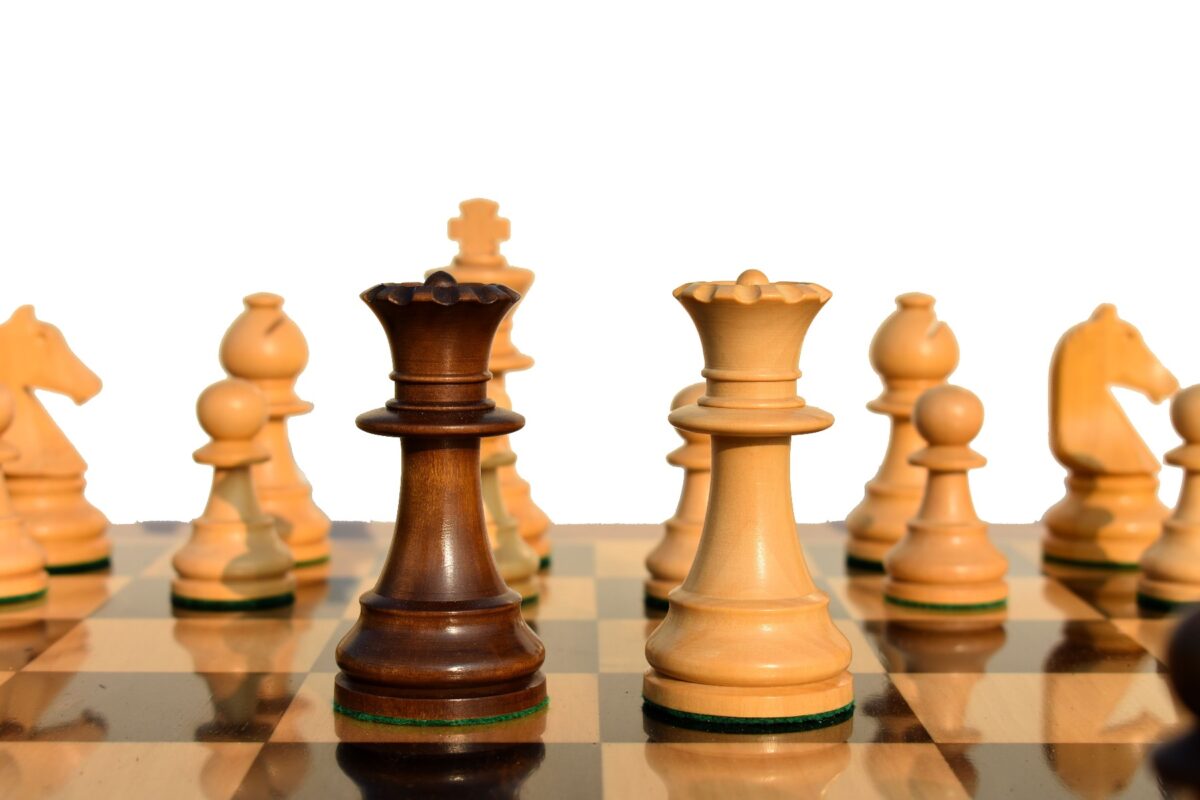 B210 Henri Chavet Series - 1980-1990 reproduction-Chess Pieces Boxwood & Dark Antique Gilded 3.625" King-6024