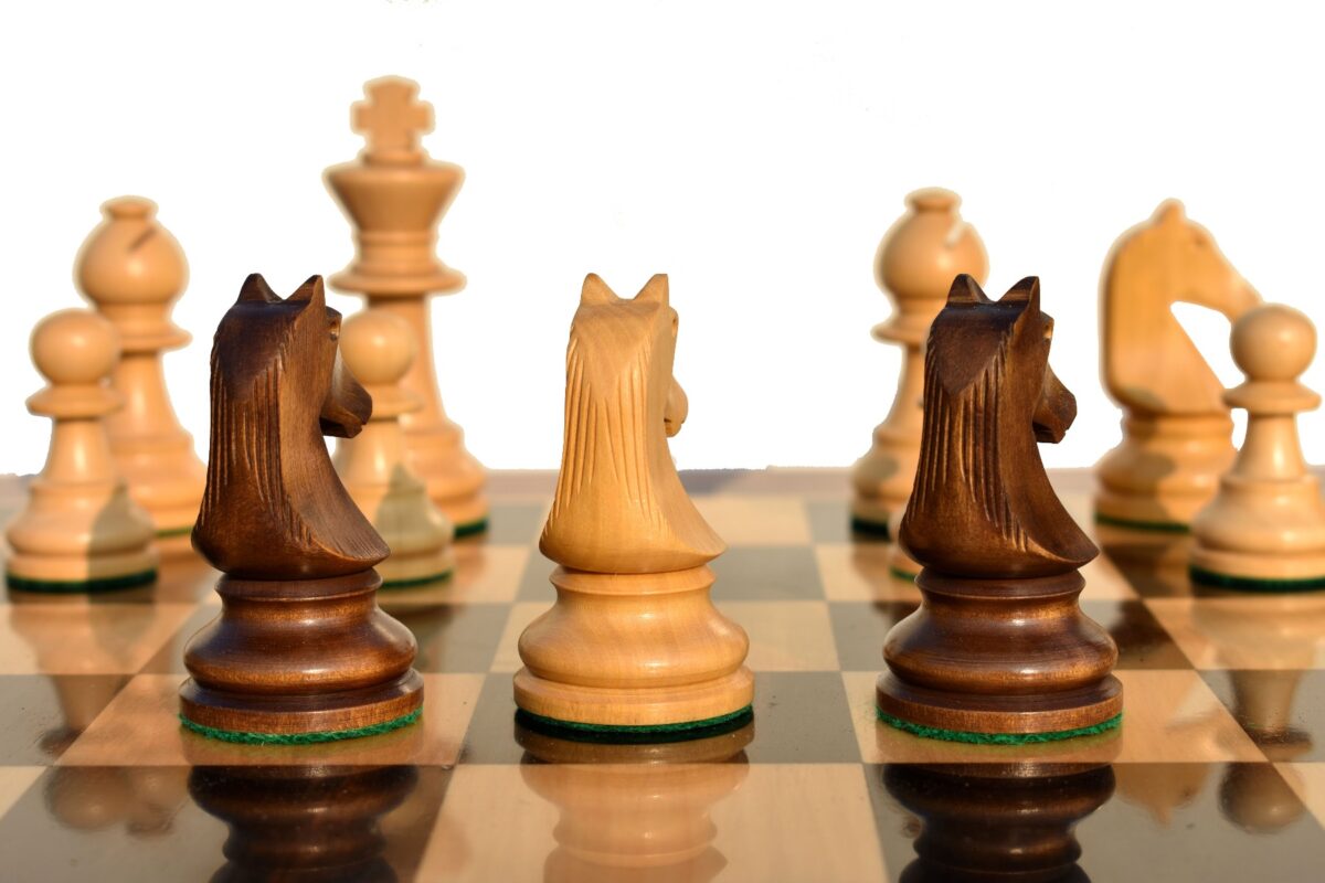 B210 Henri Chavet Series - 1980-1990 reproduction-Chess Pieces Boxwood & Dark Antique Gilded 3.625" King-6022