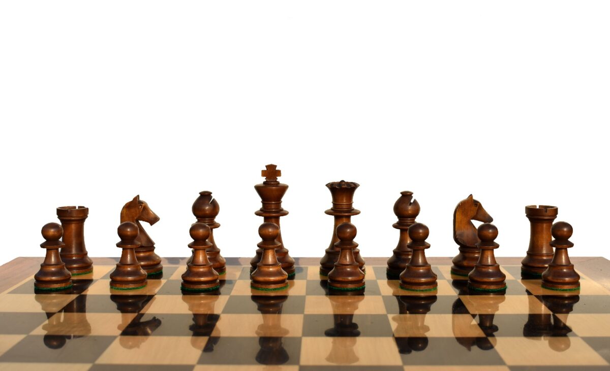 B210 Henri Chavet Series - 1980-1990 reproduction-Chess Pieces Boxwood & Dark Antique Gilded 3.625" King-6017