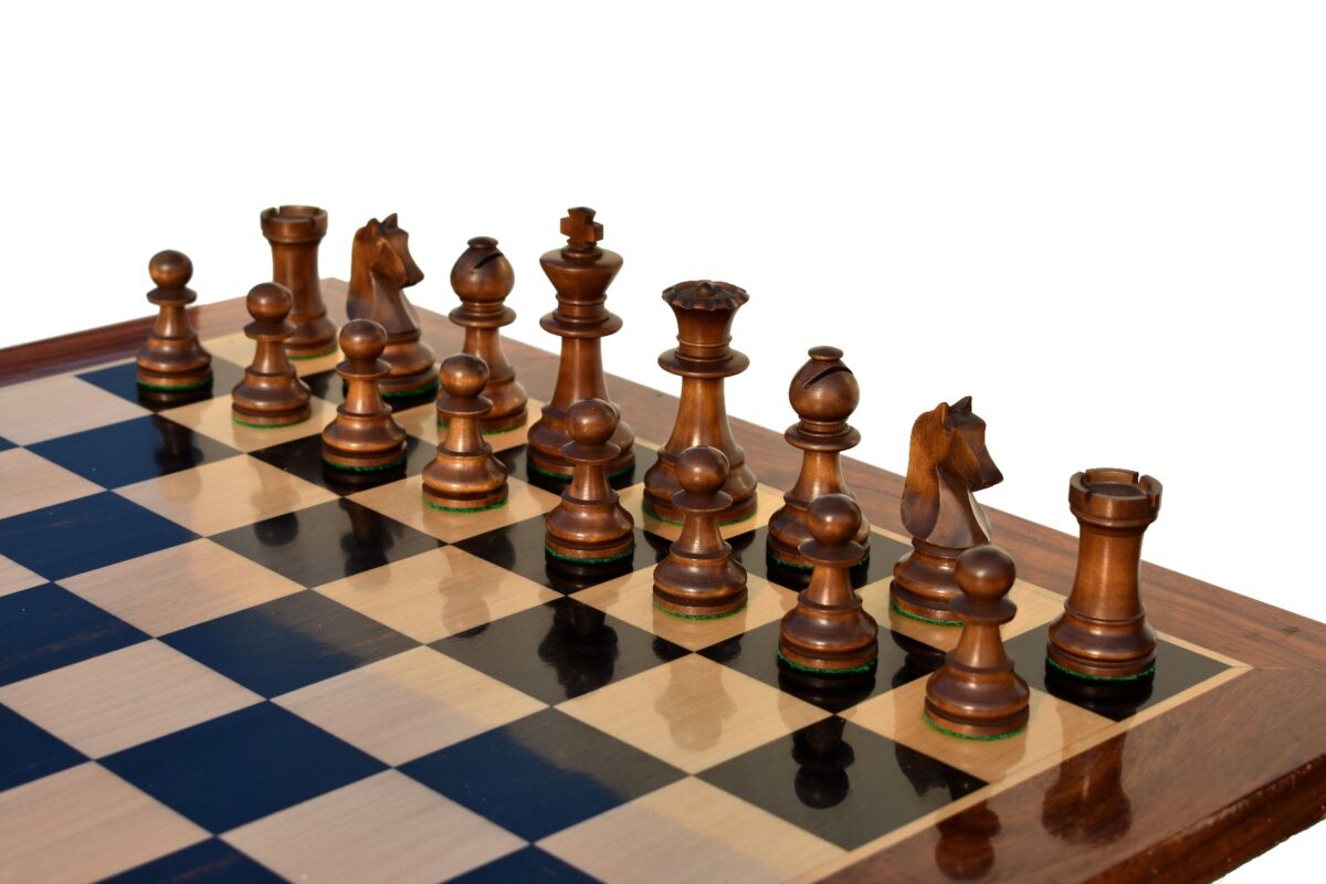 B210 Henri Chavet Series - 1980-1990 reproduction-Chess Pieces Boxwood & Dark Antique Gilded 3.625" King-6018