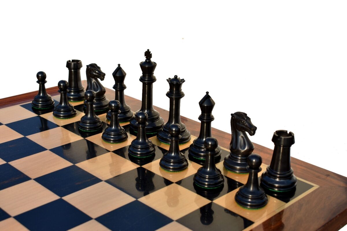 Parthenon series Chess Pieces repro Antiqued Boxwood & Ebony 4.4" King-6033