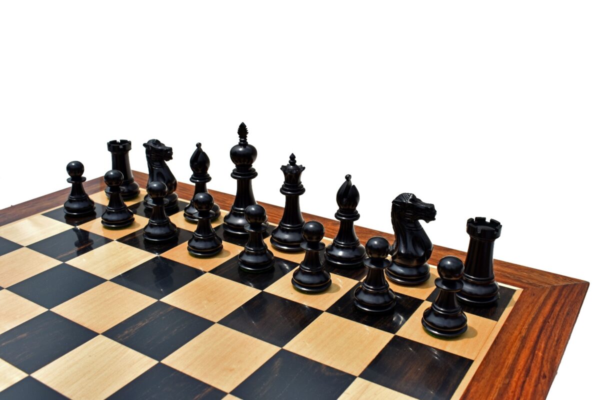 The Royal Knight Chess Set Boxwood & Ebonized 4" King with 2" Square chess board & storage Box-5697