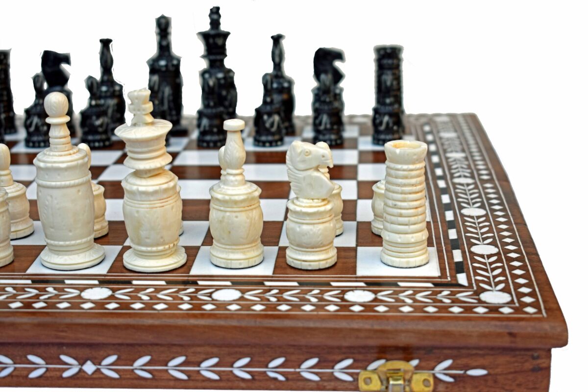 The Barleycorn Series Complete chess set Natural Bone & Black Stained Bone crafted 4" King with Chess Board -6547