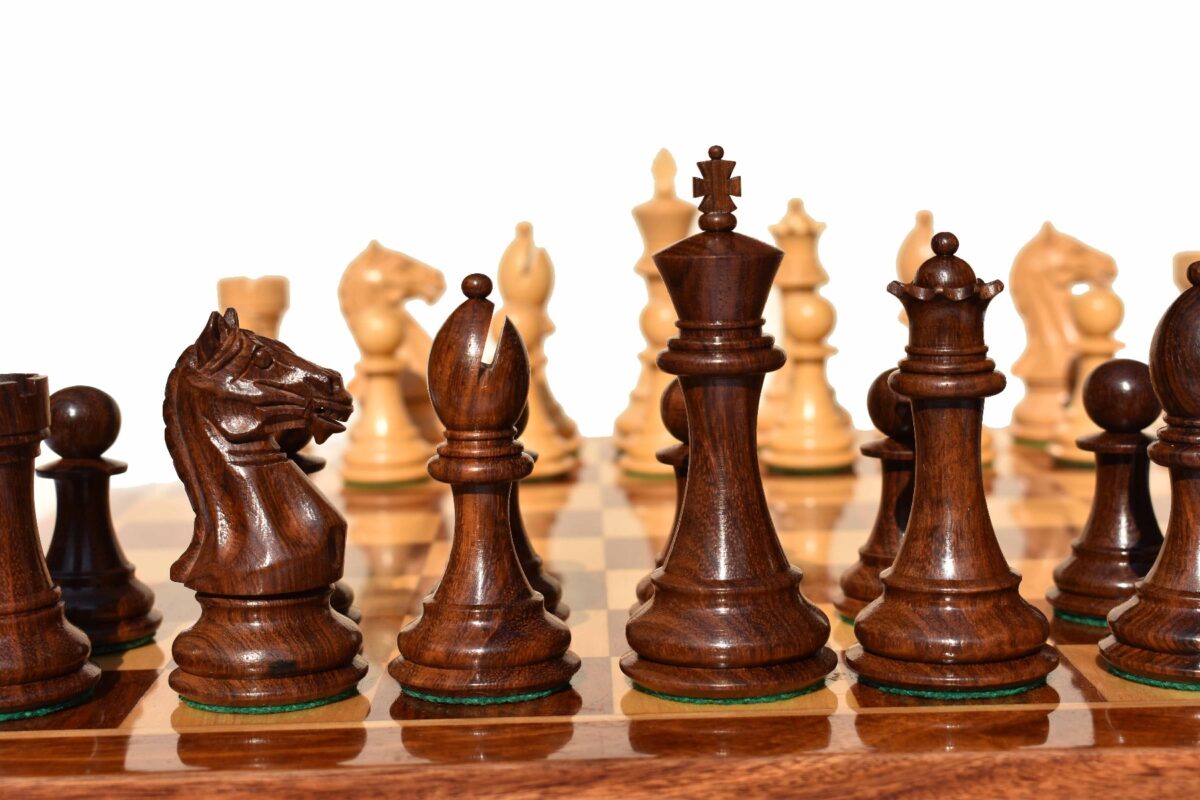 The Fierce Knight Complete chess set Boxwood & Sheesham 4" King with 2" Square chess board-6740