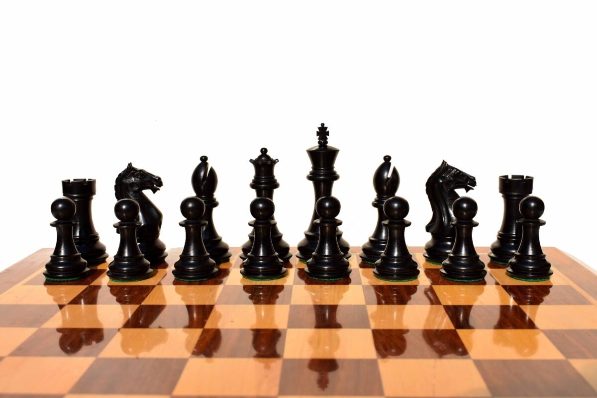 The Fierce Knight Series complete chess set Boxwood & Ebonized 4" King with 2" square chess board-6756