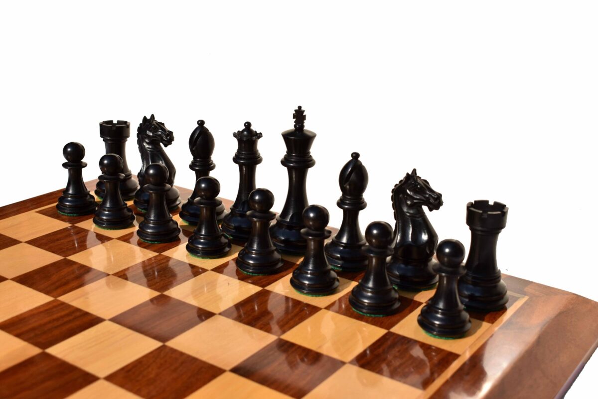 The Fierce Knight Series complete chess set Boxwood & Ebonized 4" King with 2" square chess board-6757