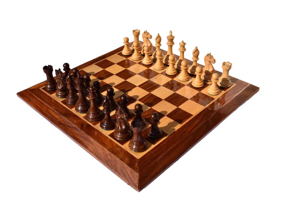 The Fierce Knight Complete chess set Boxwood & Sheesham 4" King with 2" Square chess board-6738