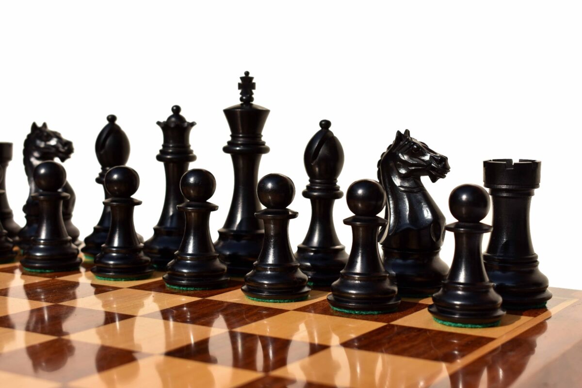 The Fierce Knight Series complete chess set Boxwood & Ebonized 4" King with 2" square chess board-6758