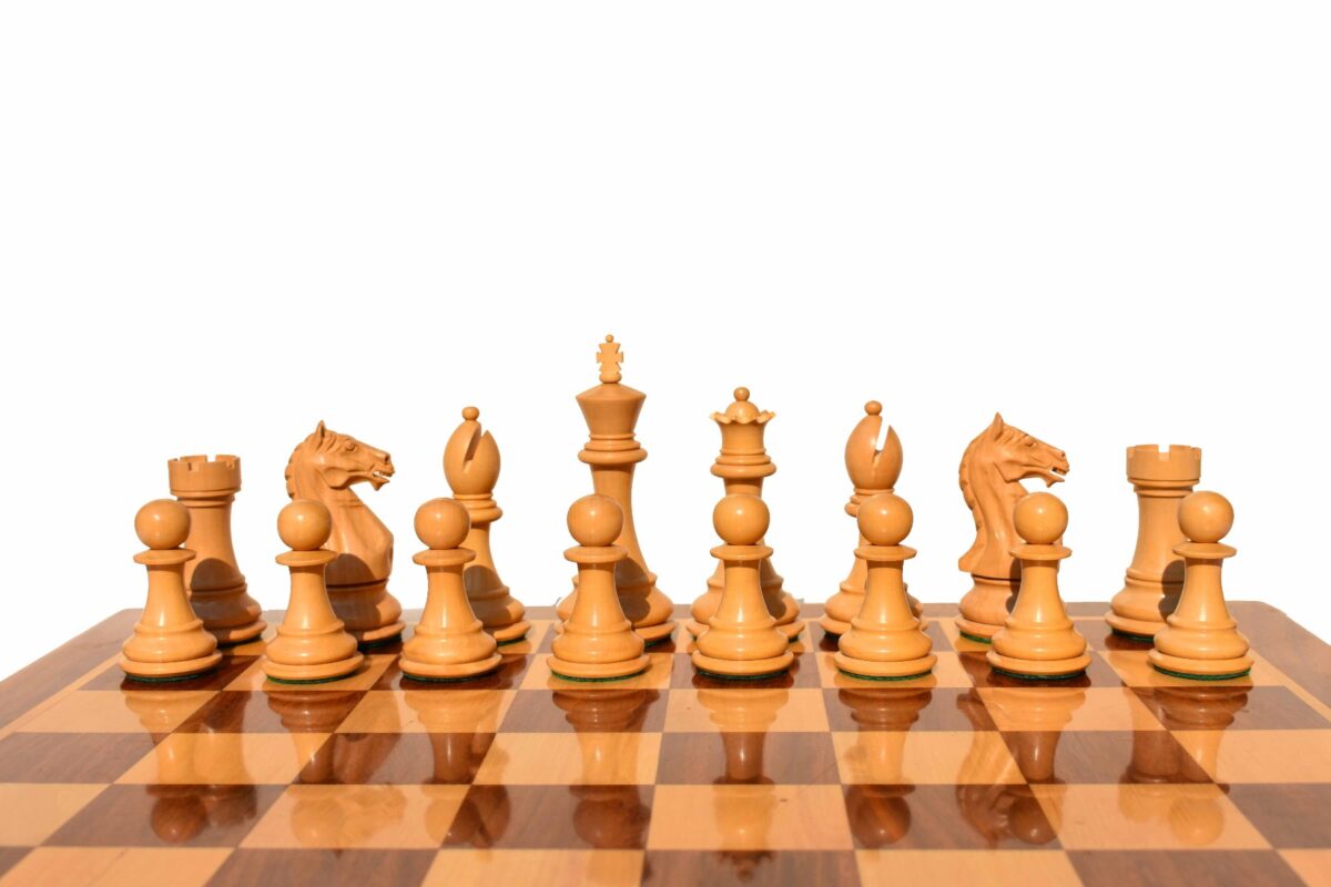 The Fierce Knight Series complete chess set Boxwood & Ebonized 4" King with 2" square chess board-6753