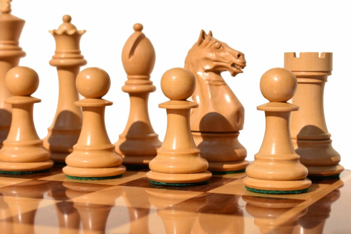 The Fierce Knight Series complete chess set Boxwood & Ebonized 4" King with 2" square chess board-6755