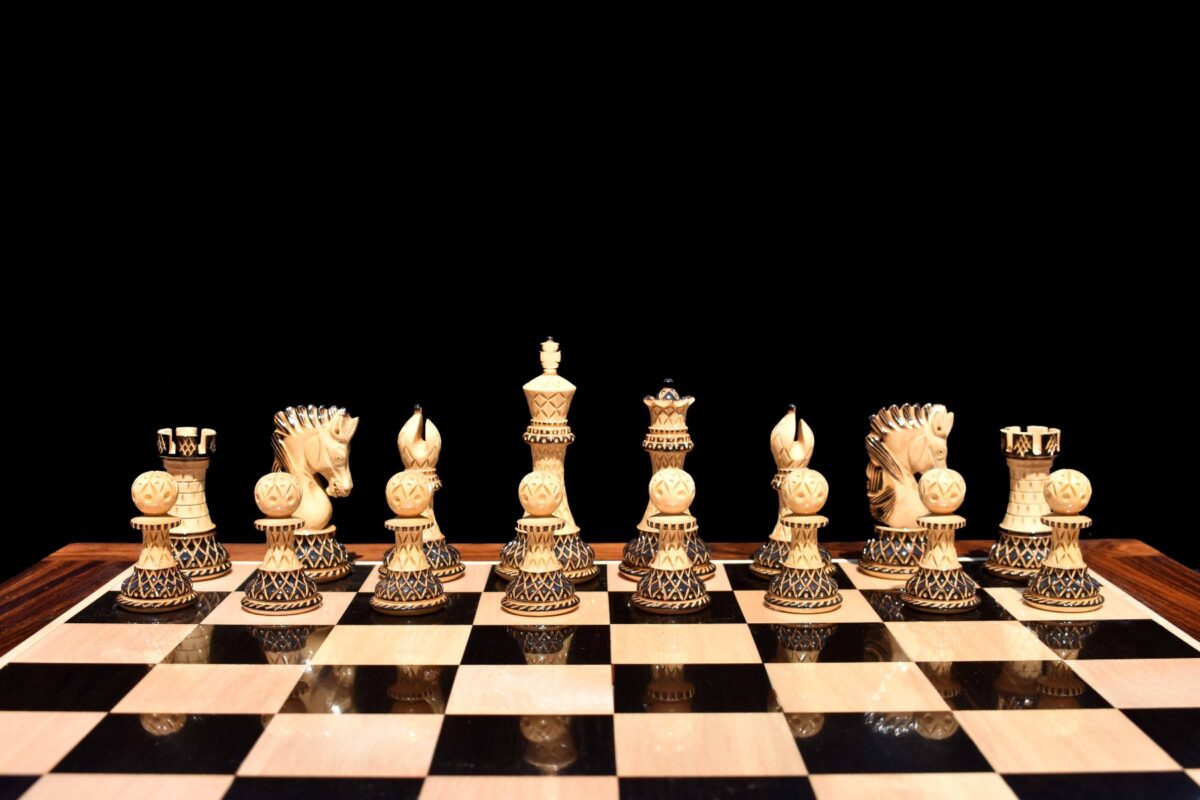 Limited Edition Designer Parker Series Chess Pieces Boxwood Burnt High Glossy 4" King-7399