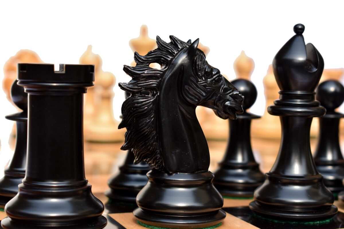 The Alexander Stallion Chess set Boxwood & Ebony 4.4" King with 2.25" Square Chess Board-6972