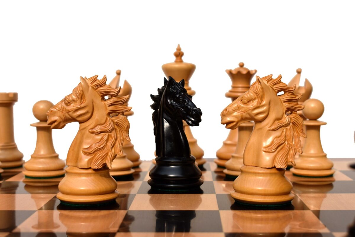 The Alexander Stallion Chess set Boxwood & Ebony 4.4" King with 2.25" Square Chess Board-6967