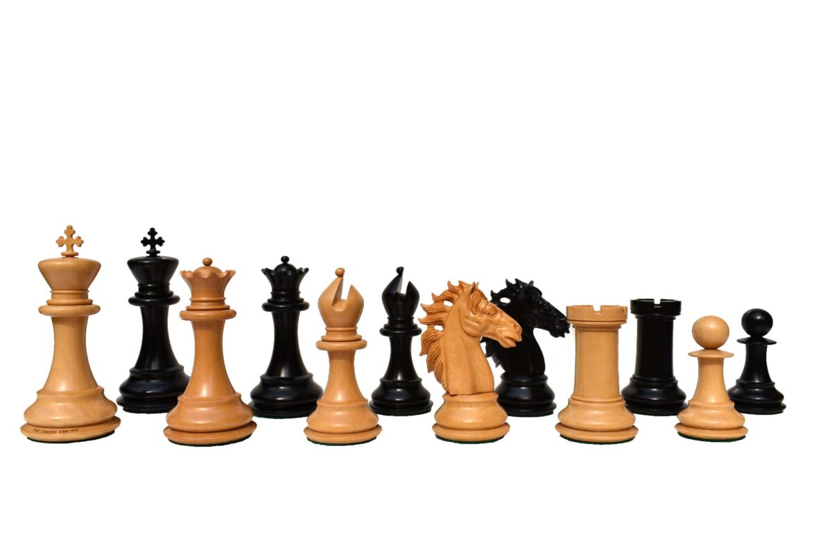 The Alexander Stallion Chess set Boxwood & Ebony 4.4" King with 2.25" Square Chess Board-6973