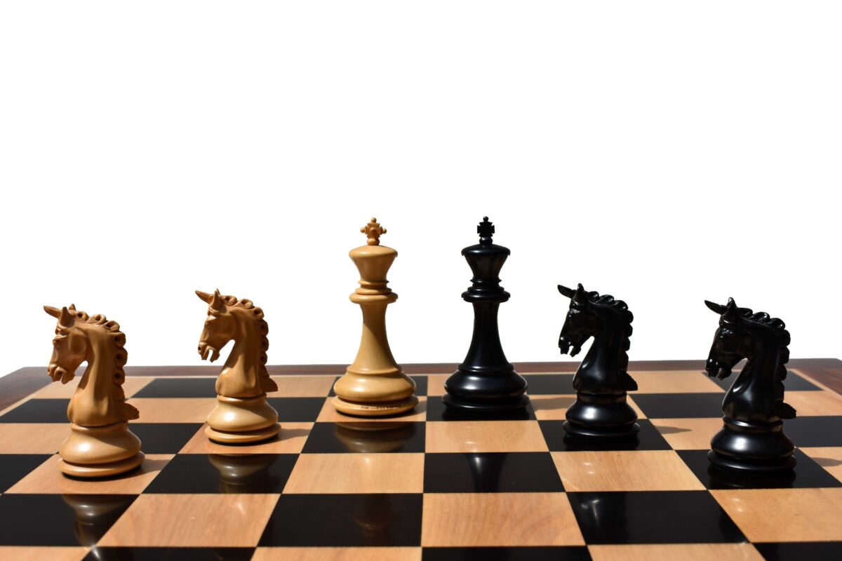 The Cambridge Series chess set Boxwood & Ebony 4.25" King with 2.25" square chess board-7126