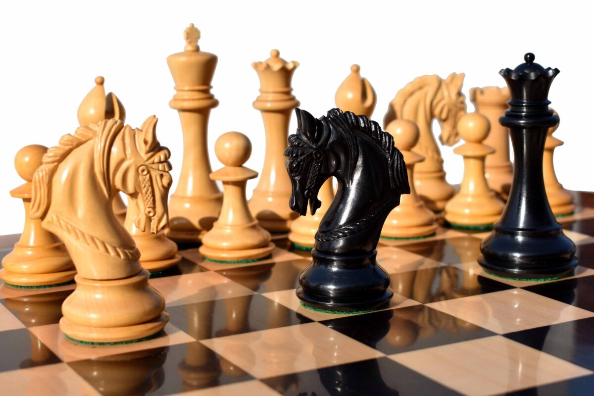 The Kings Arthur Series chess set Boxwood & Ebony 4.4" King with 2.25" square chess board-7603