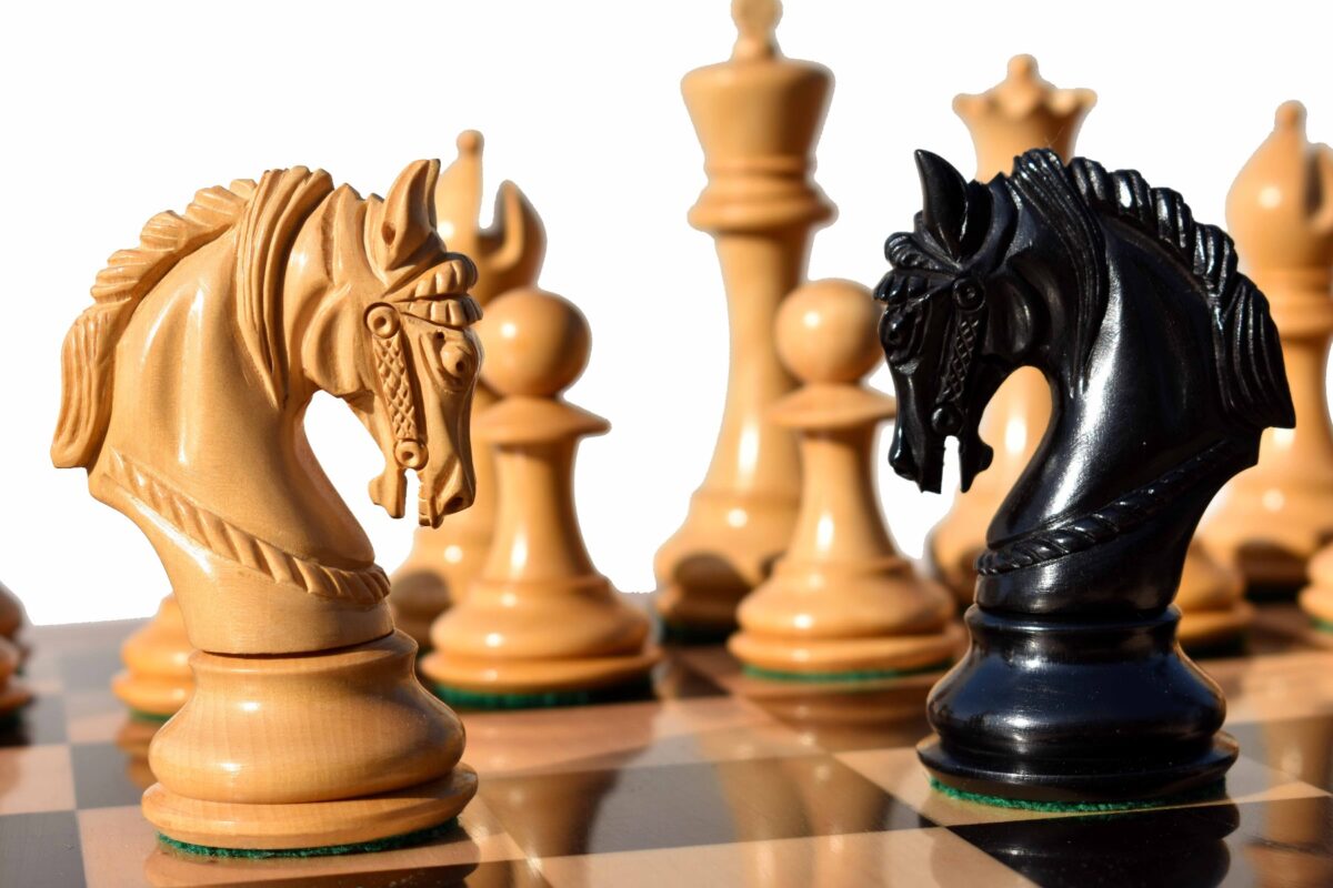 The Kings Arthur Series chess set Boxwood & Ebony 4.4" King with 2.25" square chess board-7600