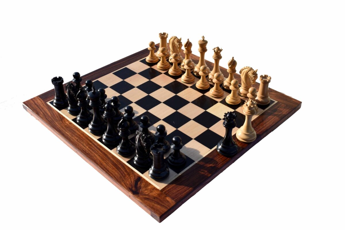 The Kings Arthur Series chess set Boxwood & Ebony 4.4" King with 2.25" square chess board-7596