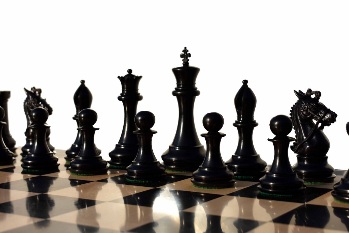 The New Sultan Series Chess Set Boxwood & Ebony 4.4" King with 2.25" Square Chess Board-7668