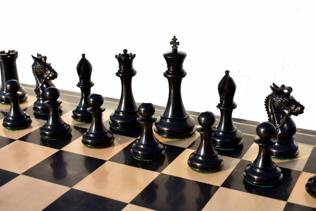 The New Sultan Series Chess Set Boxwood & Ebony 4.4" King with 2.25" Square Chess Board-7666