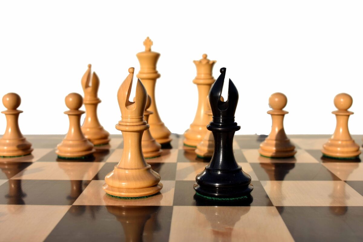 The New Sultan Series Chess Set Boxwood & Ebony 4.4" King with 2.25" Square Chess Board-7667