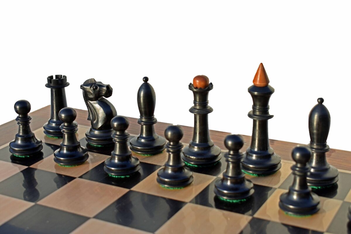 The Shkolnik soviet series reproduction Chess set Antiqued Boxwood & Ebonized 3.5" King with 1.75" Square Chess board-7626