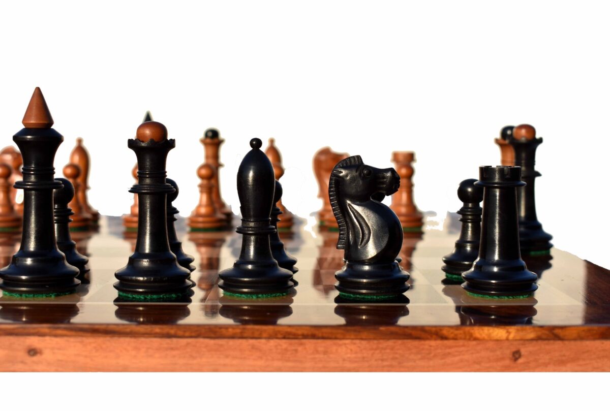 The Shkolnik soviet series reproduction Chess set Antiqued Boxwood & Ebonized 3.5" King with 1.75" Square Chess board-7617